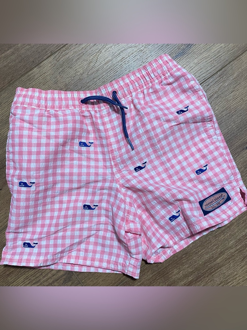 Vineyard Vines boys swim shorts size 5 Pink